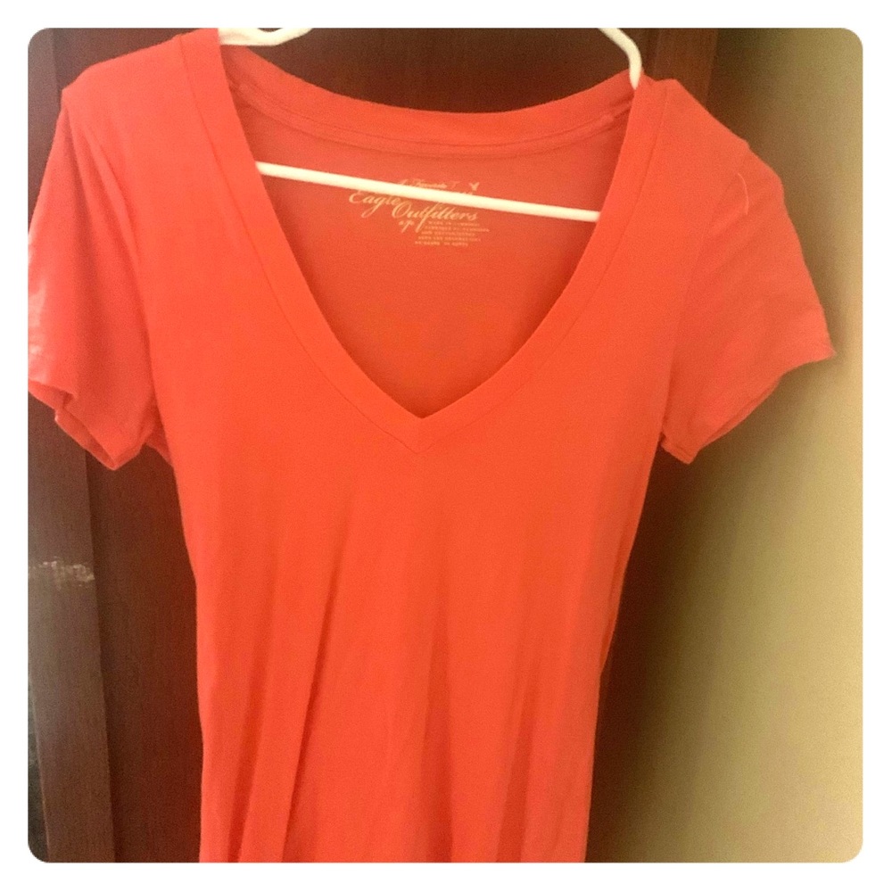 American Eagle V Neck T-Shirt size Small